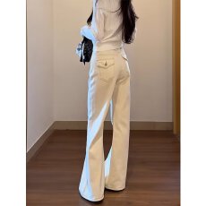 批发米白色<b class='q'>微喇</b><b class='q'>牛仔裤</b>女2026春季新款高腰显瘦垂感不贴腿直筒喇叭裤子