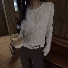 批发气质钩花<b class='q'>镂空</b>花朵长袖蕾丝打底衫女秋季微透薄款洋气内搭小衫上衣