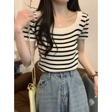 批发撞色条纹冰丝针织<b class='q'>t</b><b class='q'>恤</b>女上衣夏季新款u领正肩纯欲韩版内搭打底短袖