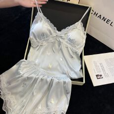 批发网图<b class='q'>夏季</b><b class='q'>性感</b><b class='q'>睡衣</b>女烫银蝴蝶冰丝吊带短裤套装带胸垫纯欲风家居服