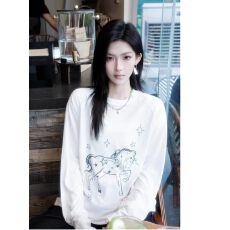 批发2026年白色韩系<b class='q'>可爱</b>小马星星长袖T恤女早秋圆领休闲叠穿内搭上衣