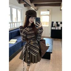 批发法国羊绒条纹斜肩长袖<b class='q'>T</b><b class='q'>恤</b>修身系带复古露肩不规则上衣