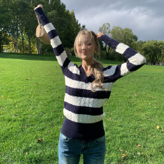 批发美式复古撞色V领设计感条纹毛衣女秋季新款长袖针织衫小众上衣