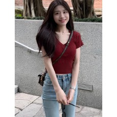 批发已出货 复古慵懒风v领短袖<b class='q'>针织衫</b>女夏季修身甜辣妹休闲<b class='q'>短款</b>上衣