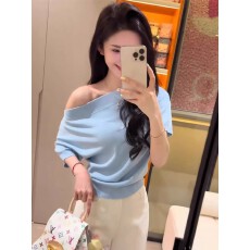 批发已出货 一字肩短袖<b class='q'>针织衫</b>女夏季修身露肩<b class='q'>短款</b>T恤洋气减龄上衣