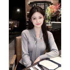 批发已出货韩系温柔风高级感飘带V领长袖<b class='q'>针织</b>衫女秋冬修身纯
