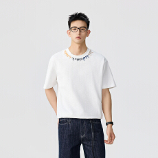 批发时尚潮牌领口刺绣短袖T恤男士  【含税价格:51.9】