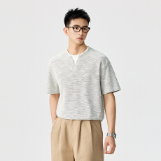 批发老钱风<b class='q'>v领</b>假两件短袖<b class='q'>t</b><b class='q'>恤</b>男   【含税价格:58.7】