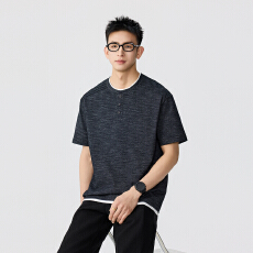 批发彩岛棉净色肌理T恤假两件亨利领撞色包边短袖【含税价格62】