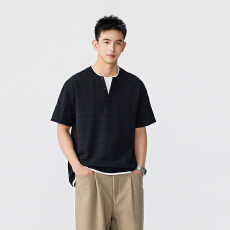 批发摩登提花假两件亨利领T恤【含税价格：73.4】