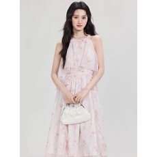 批发法式浪漫仙气晕染<b class='q'>连衣裙</b>夏季女新款度假风挂脖修身碎花<b class='q'>连衣裙</b>