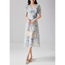 批发2026夏季松紧泡泡袖收腰印花裙唯美碎花夏季法式A字短袖V领长裙