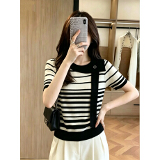 批发条纹斜肩针织正肩短袖t恤女<b class='q'>夏</b>季2026新款设计感拼接修身气质上衣