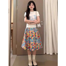 批发<b class='q'>可爱</b>甜美风休闲运动套装女夏季印花正肩短袖T恤碎花半身裙两件套