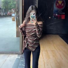 批发羊绒撞色<b class='q'>条纹</b>船领斜肩长袖<b class='q'>T</b>女设计感不规则绑带修身上衣