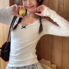 批发欢迎外贸公司合作，白色V领<b class='q'>加绒</b>内搭<b class='q'>打底衫</b>女冬叠穿修身花边长袖