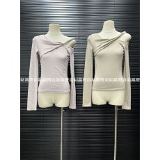 批发欢迎外贸公司合作，磨毛针织衫女秋冬露肩显瘦<b class='q'>加绒</b>扭结T恤<b class='q'>打底衫</b>