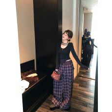 批发欢迎外贸公司合作，U领收腰长袖打底衫<b class='q'>T</b><b class='q'>恤</b>女冬季短款褶皱内搭上衣