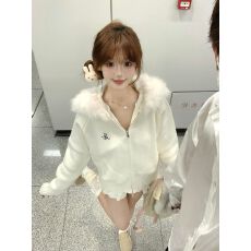 批发欢迎<b class='q'>外贸</b>公司合作，字母刺绣毛领帽<b class='q'>开衫</b>外套宽松休闲外套