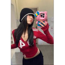 批发欢迎外贸公司合作，数字印花V领长袖<b class='q'>T</b><b class='q'>恤</b>女修身正肩打底衫上衣