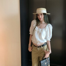 批发夏季大码法式气质白色花边衬衫女装泡泡袖<b class='q'>娃娃领</b>修身慵懒小衫