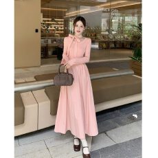 批发甜美风粉色挂脖蝴蝶结连衣裙女秋季新款收腰遮肚打底裙子