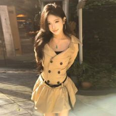 批发卡其风衣式连衣裙 春秋新款高级感复古收腰大翻领双排扣花苞短裙