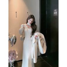 批发法式设计感花朵围脖针织<b class='q'>连衣裙</b>新款气质显瘦中长裙