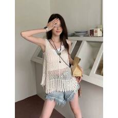 批发<b class='q'>镂空</b>外搭罩衫新款女装冬季搭配出游穿搭