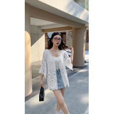 批发<b class='q'>镂空</b>勾花系带V领防晒开衫女春秋季时尚减龄宽松百搭<b class='q'>罩衫</b>