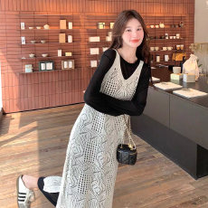 批发性感蕾丝背心<b class='q'>罩衫</b>春秋新款休闲显瘦气质单件<b class='q'>镂空</b>背心