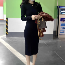 批发黑色内搭打底毛衣针织连衣裙女秋冬新款法式赫本风修身开叉包臀裙