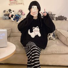 新款冬天保暖圆领提花法兰绒套头睡衣加厚家居服女