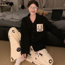 批发德绒 加厚双面绒口袋绣花双长开衫翻领