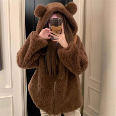 批发多巴胺羊羔毛<b class='q'>外套</b>女秋冬2023宽松设计感可爱好看的熊耳朵卫衣上衣
