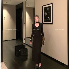 批发区区欧阳飘带针织连衣裙女秋季新款长袖磨毛裙子收腰<b class='q'>修身</b>显瘦长裙