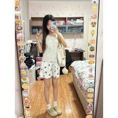 批发新款小狗脚印图案印花小开衩休闲短裤百搭居家外穿沙滩裤夏季<b class='q'>裤子</b>