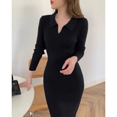 批发配大衣的V领打底针织连衣裙女<b class='q'>春</b>秋高级感气质修身显瘦过膝毛衣裙