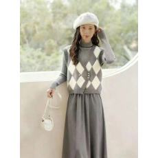 批发<b class='q'>大码</b>秋冬2025年新款女小香风洋气炸街减龄针织马甲连衣裙两件套装