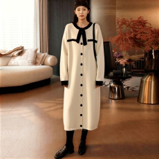 批发2026<b class='q'>春</b>秋新款长裙针织连衣裙圆领撞色绑带加厚大码长袖过膝休闲范