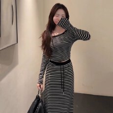 批发春季穿搭气质韩系慵懒风条纹斜肩长袖T恤衫针织半身裙<b class='q'>两件套</b>装女
