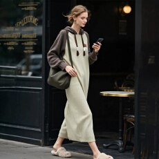 批发2026春季新款慵懒风连帽拼色<b class='q'>连衣裙</b><b class='q'>女</b><b class='q'>大码</b>宽松显瘦长裙时尚<b class='q'>高级</b>感