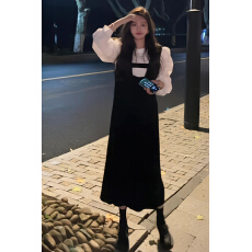 批发韩版盐系穿搭洋气炸街<b class='q'>泡泡袖</b>上衣2026黑色背带<b class='q'>连衣裙</b>子女两件套装