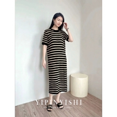 批发夏季新冰丝短袖<b class='q'>连衣裙</b>女宽松减龄条纹<b class='q'>半袖</b>设计感小众中袖针织长裙