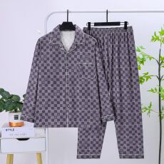 批发春秋季<b class='q'>男士</b>170克仿棉长袖新款加大码爸爸开衫家居服套装