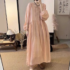 批发UM法式v领系带裙子女秋季2025新款文艺慵懒风宽松大摆长款连衣裙