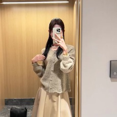 批发圆领针织开衫外搭洋气2025年秋季新款小众内搭设计感毛衣外套<b class='q'>日系</b>