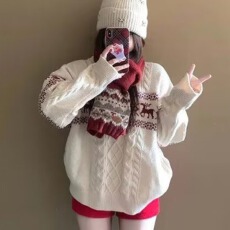 批发2025正色复古麻花设计感红色圆领毛衣女秋冬宽松<b class='q'>情侣装</b>打底针织<b class='q'>衫</b>