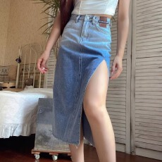 批发黑色不规则开叉<b class='q'>牛仔</b>半身裙女新款夏季薄款高腰a字中长款包臀裙子