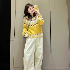 批发<b class='q'>韩版</b>甜美可爱圆领提花费尔岛毛衣女学生秋冬季宽松加厚套头<b class='q'>针织衫</b>